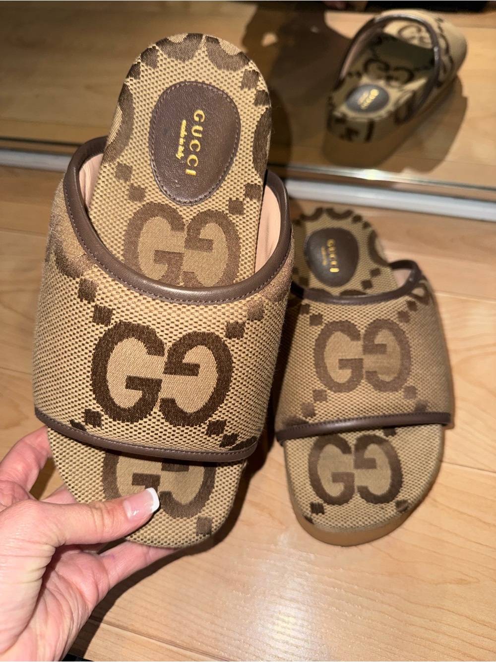 Gucci authentic Brown GG Monogram Slide Sandal size 7.5